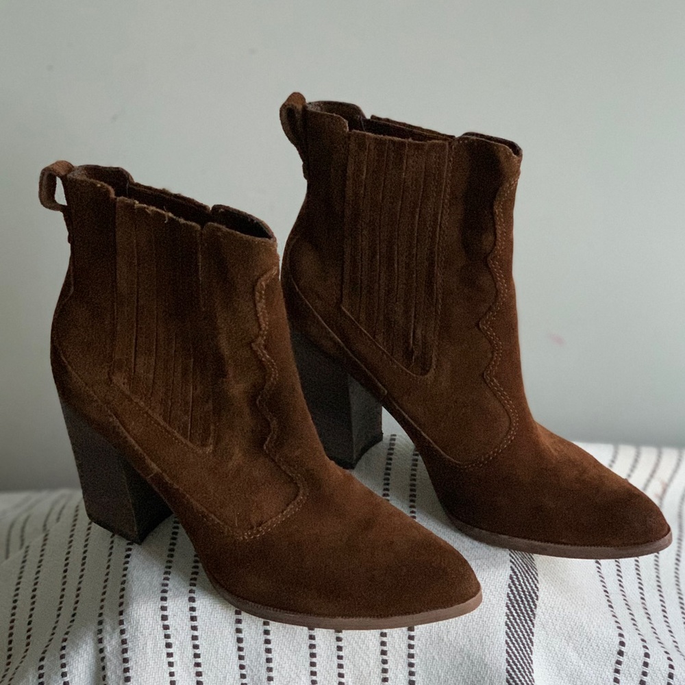 Dolce Vita Conway Suede Western Heel Bootie Sz 9.5 Cognac EUC